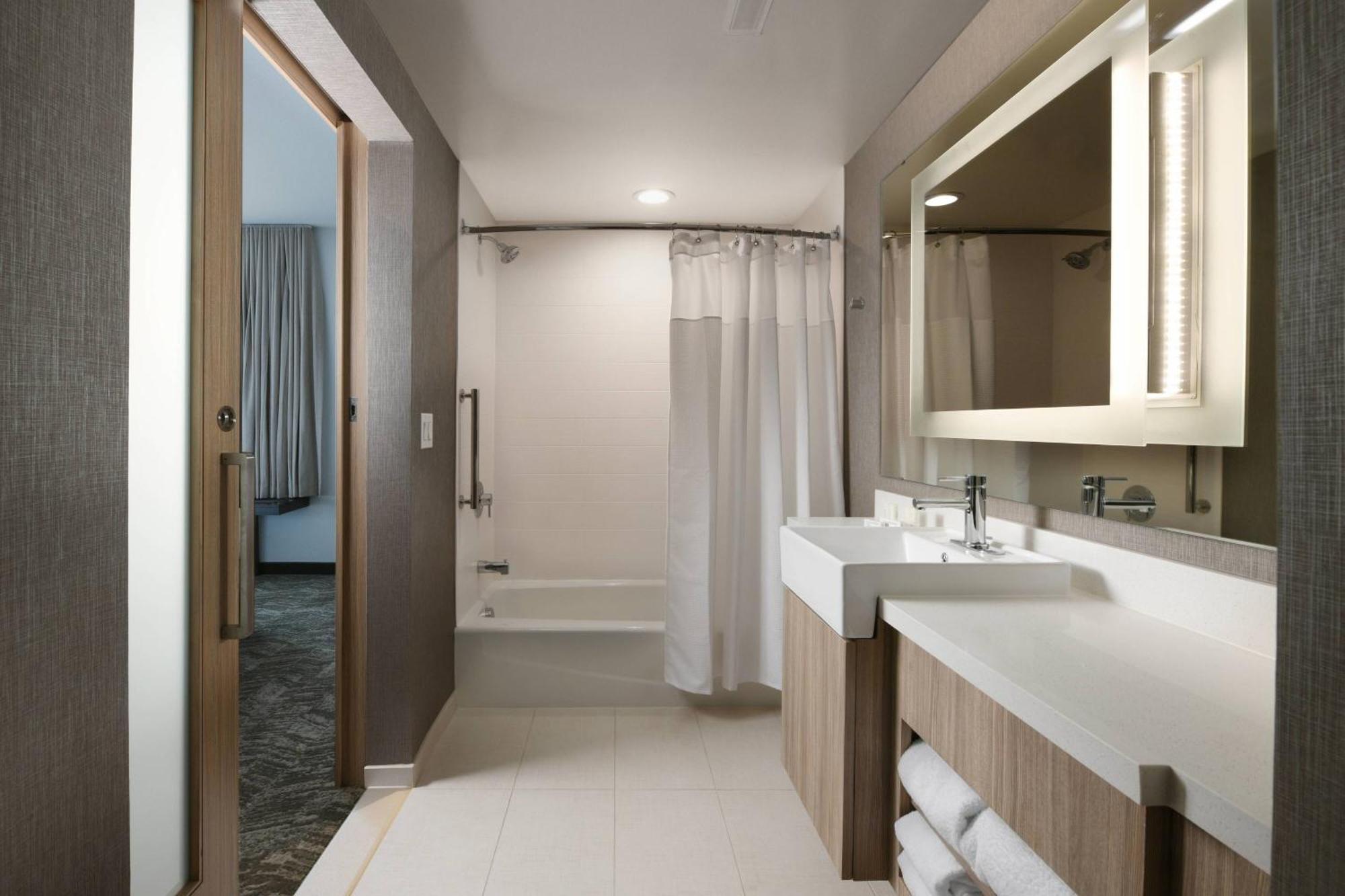 Springhill Suites Dallas Dfw Airport South/Centreport Форт Уорт Екстериор снимка